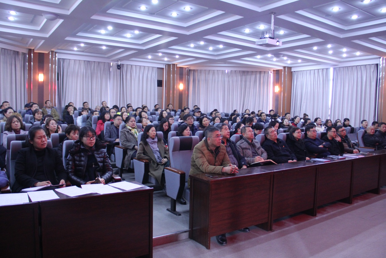 说明: E:\照片视频\2019.11.11观看主题教育警示教育片\IMG_0588.JPG