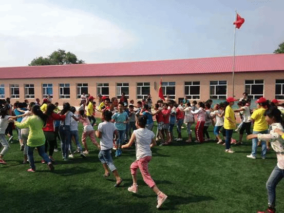 学生在小学为留守儿童进行团体心理辅导